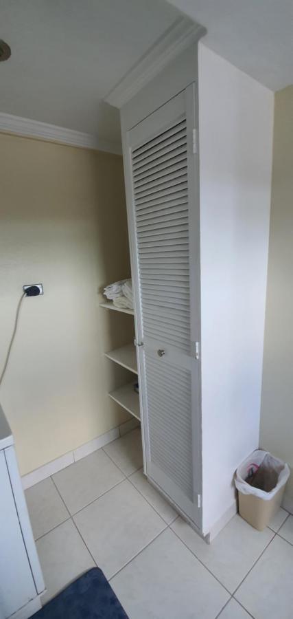 Hastings Towers 4D - Studio Apt Opp Beach Bridgetown Zewnętrze zdjęcie