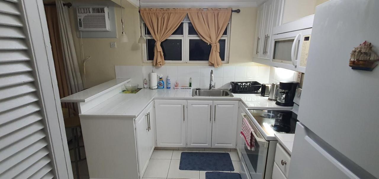 Hastings Towers 4D - Studio Apt Opp Beach Bridgetown Zewnętrze zdjęcie